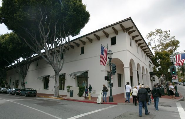 Photo to accompany article Costar: Amazon Merges Two Real Estate Trends By Putting Offices in Former Saks Store
