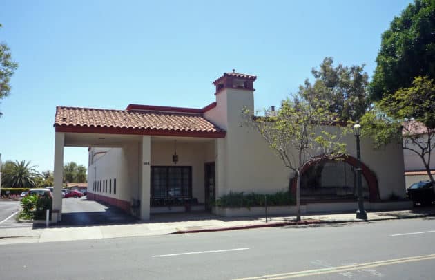 118 E Carrillo St