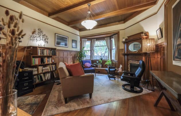 1227 De La Vina St