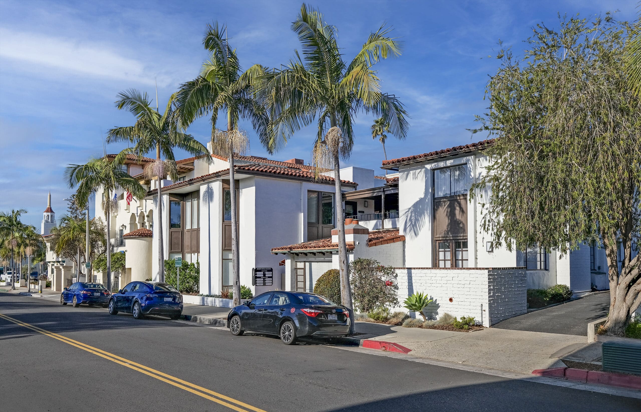 Office at 125 E Victoria St, Santa Barbara, for lease
