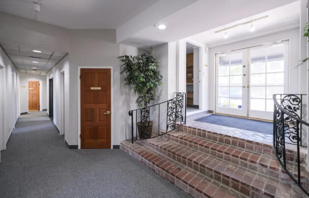 1332 De La Vina St
