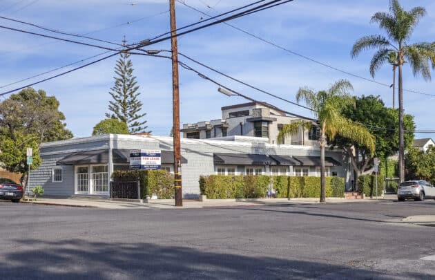 1332 De La Vina St