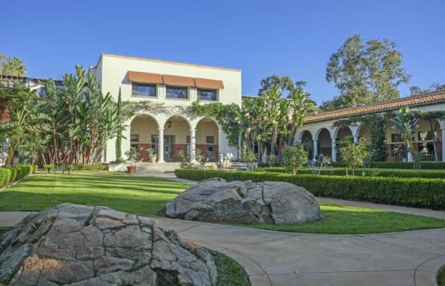 2030 Alameda Padre Serra 