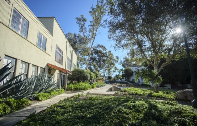 2030 Alameda Padre Serra 