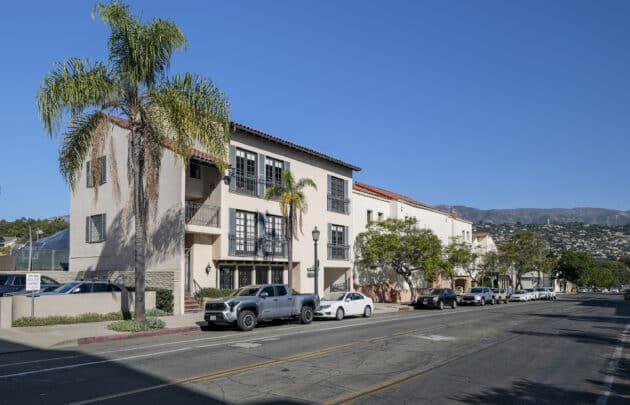 211 E Carrillo St