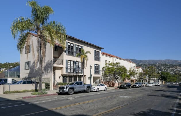 211 E Carrillo St