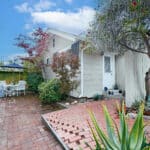 2228 De La Vina St