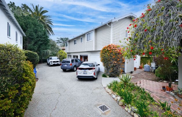 2228 De La Vina St
