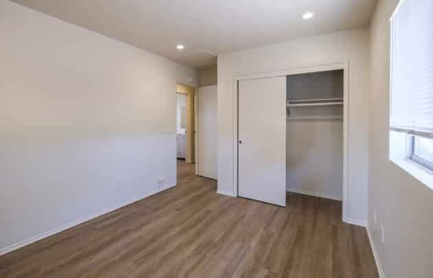 2228 De La Vina St