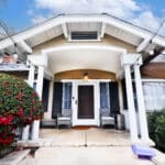 2228 De La Vina St