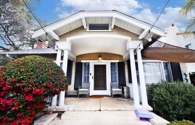 2228 De La Vina St