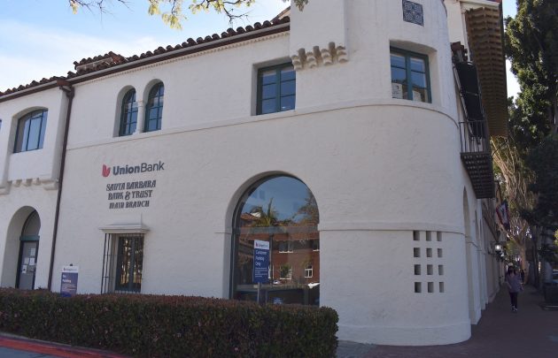 Photo to accompany article PacBiz Times: Banks closed thousands of branches in 2021 and tri-county banks were no exception